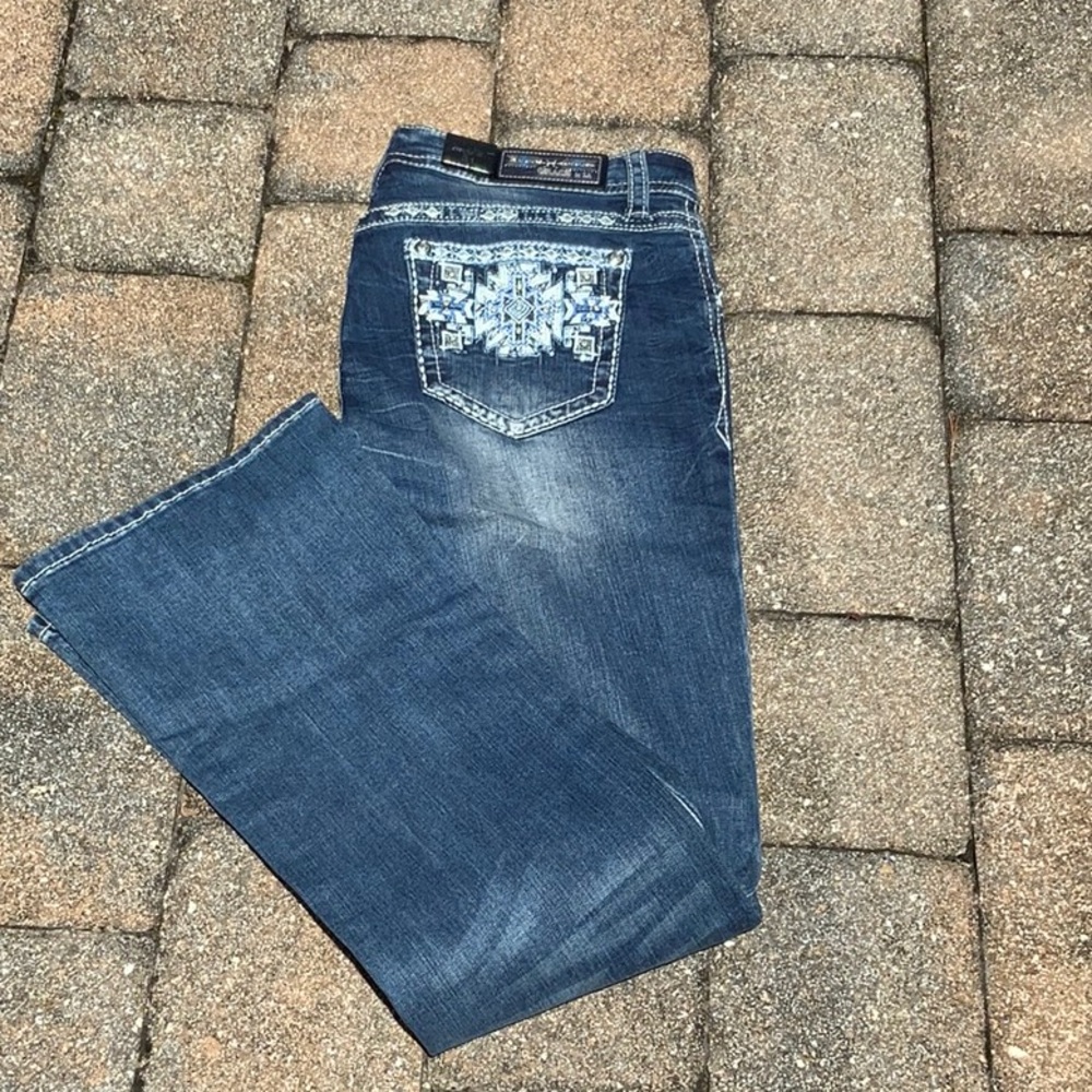 NEW WITH TAGS GRACE IN LA EASY FIT JEANS, SIZE 31